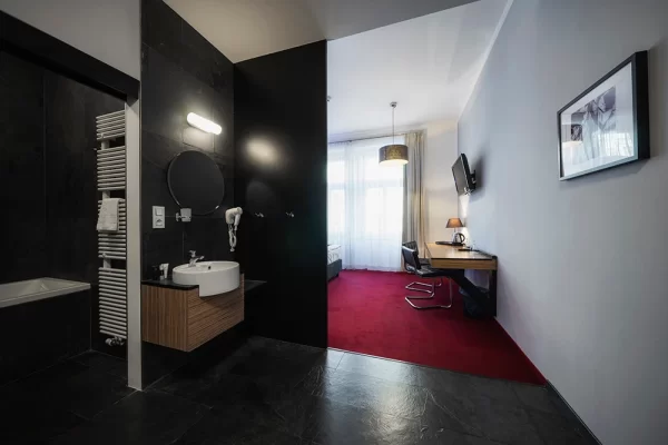 noir-hotel-praha-ubytovani-levne-interier-pokoj-koupelna